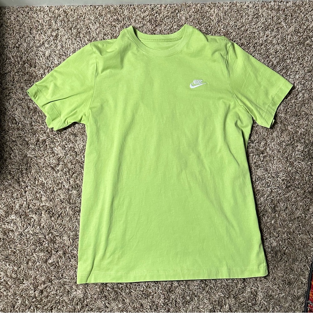 Men’s Nike Sportswear Vivid Green